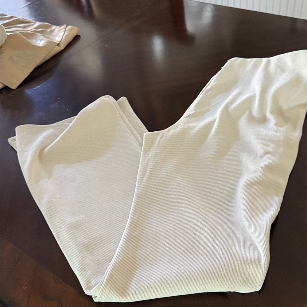 NWT Hurley Cream/off white flare ribbed trousers.